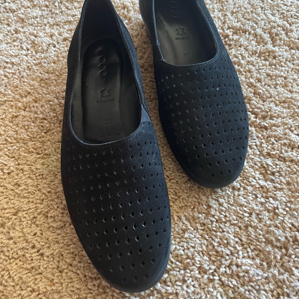 Ecco size 38 black perforated suede